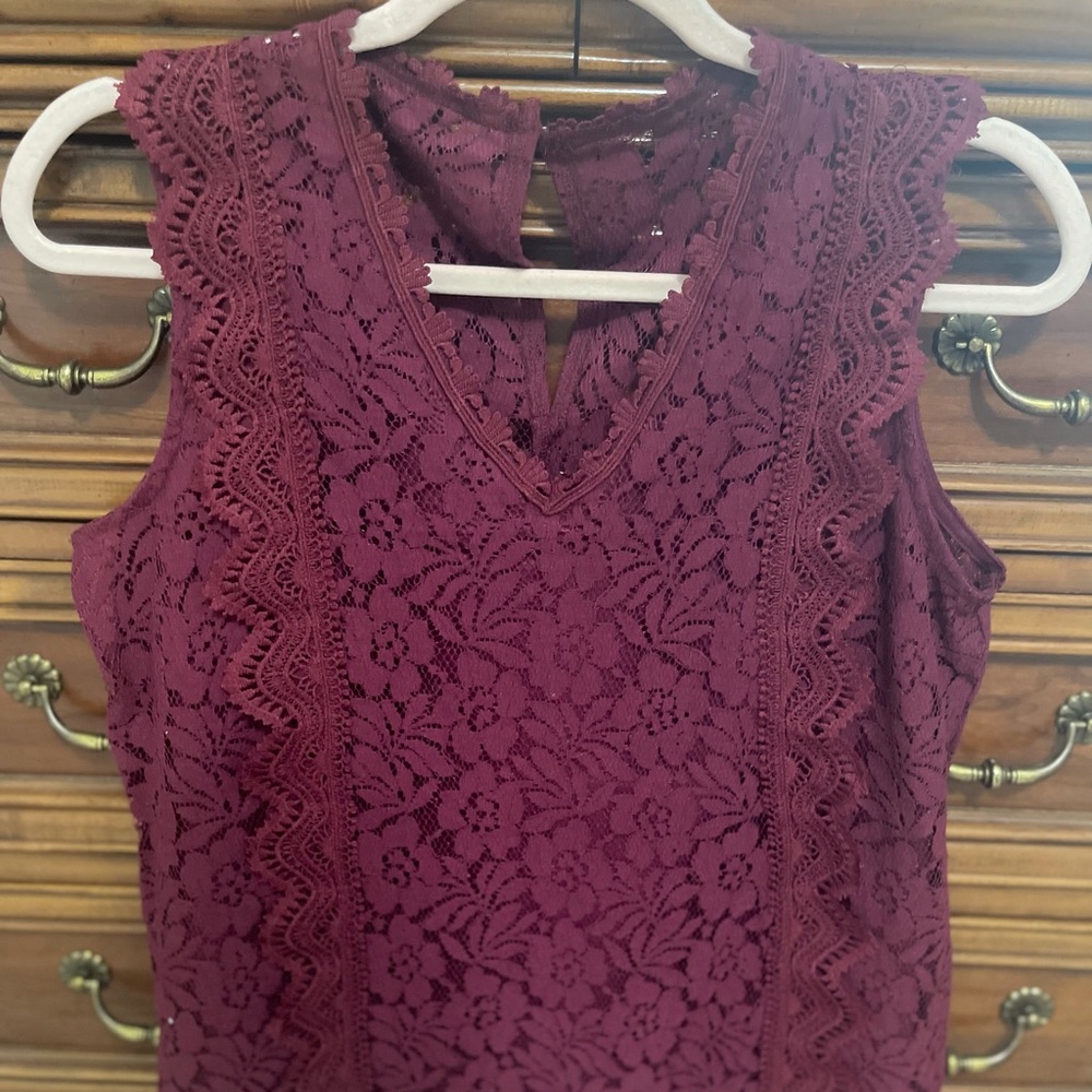 Classy V neck burgundy lace tank (medium)
